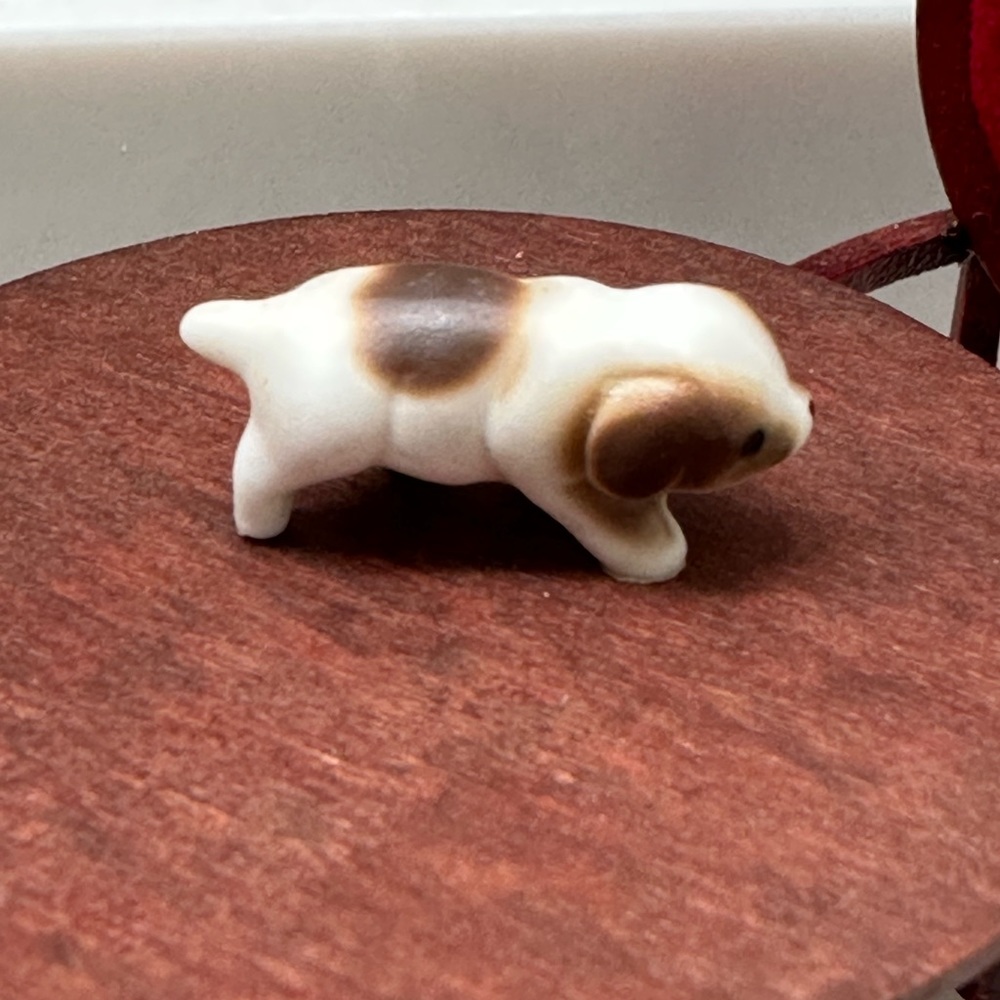 Miniature dollhouse dog vintage 1970’s ceramic porcelain puppy - Picture 3 of 3